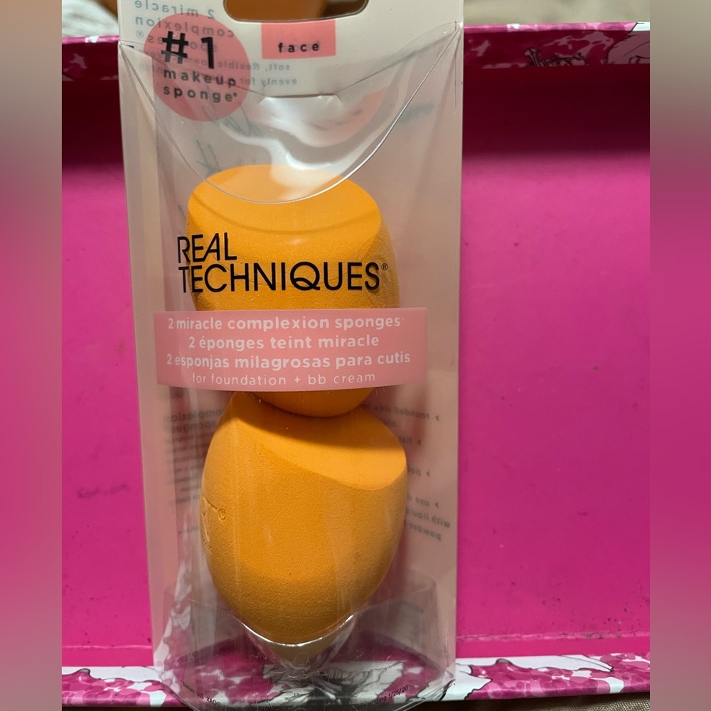 BNIB 2 Real Technique Face Sponges